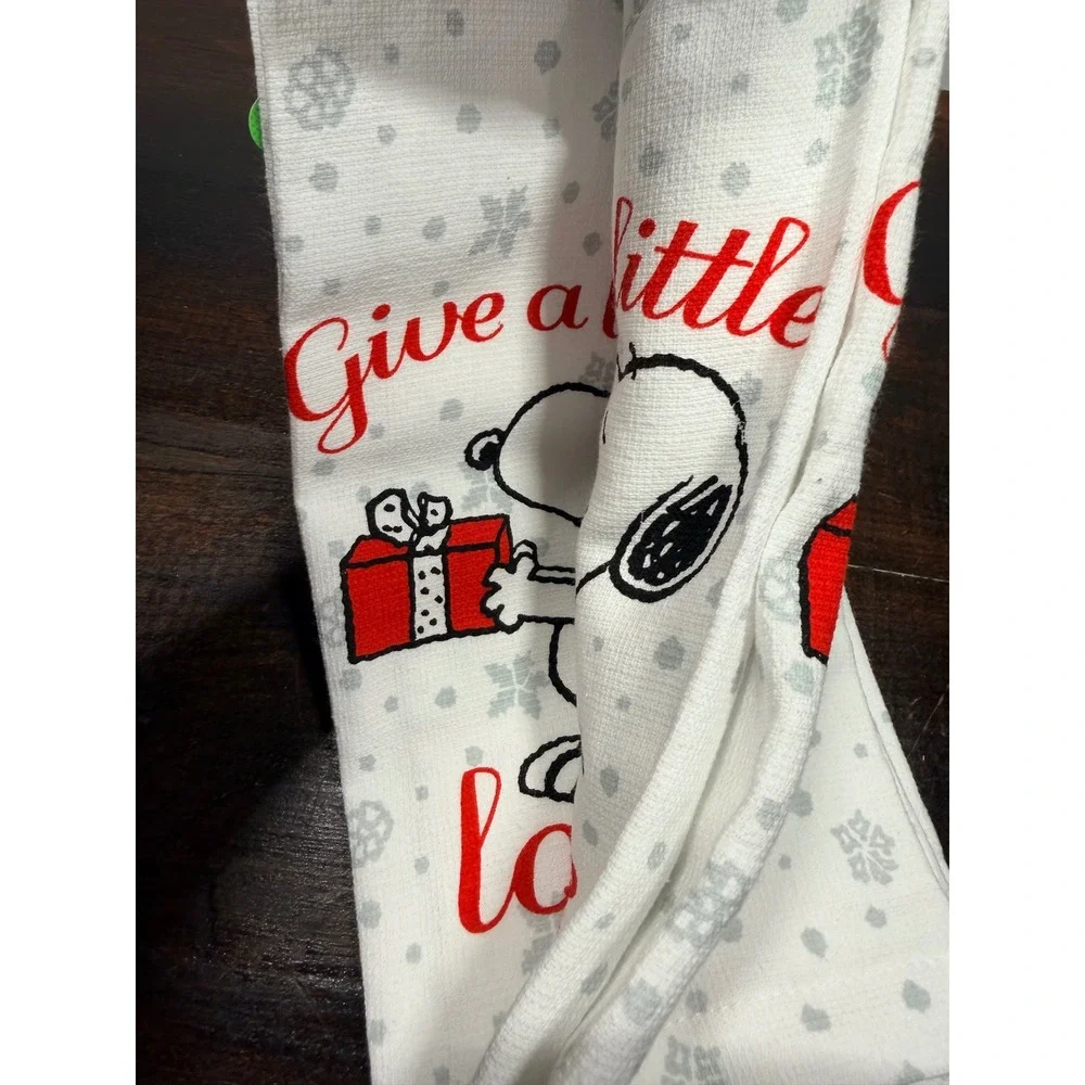 Peanuts Snoopy Christmas Kitchen Towels Give a Little Love Snowflake Gift‎